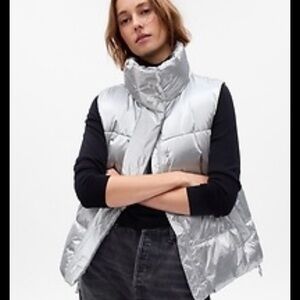 NWT Gap Big Puff Metallic Vest in Primaloft Silver M